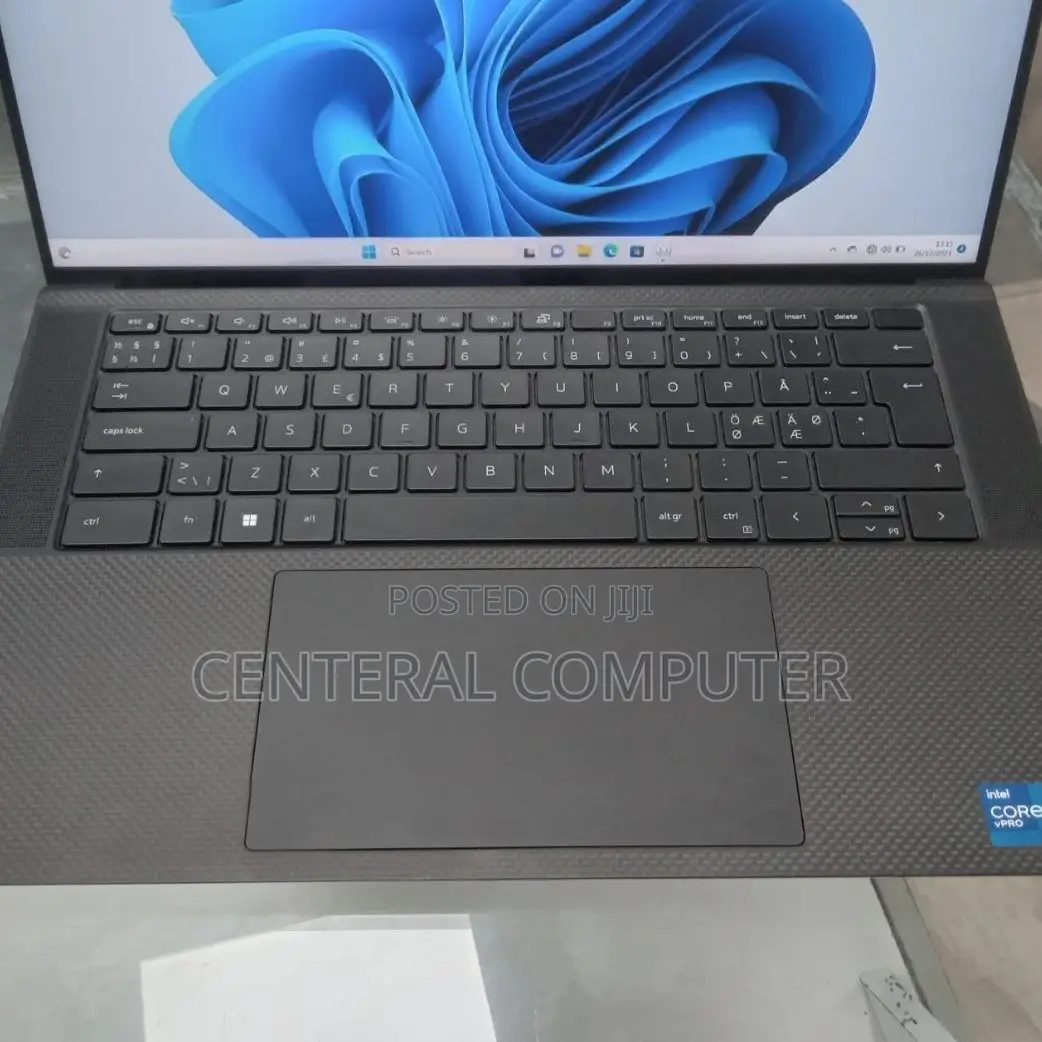 New Laptop Dell Precision 17 7720 32GB Intel Core I7 SSD 512GB