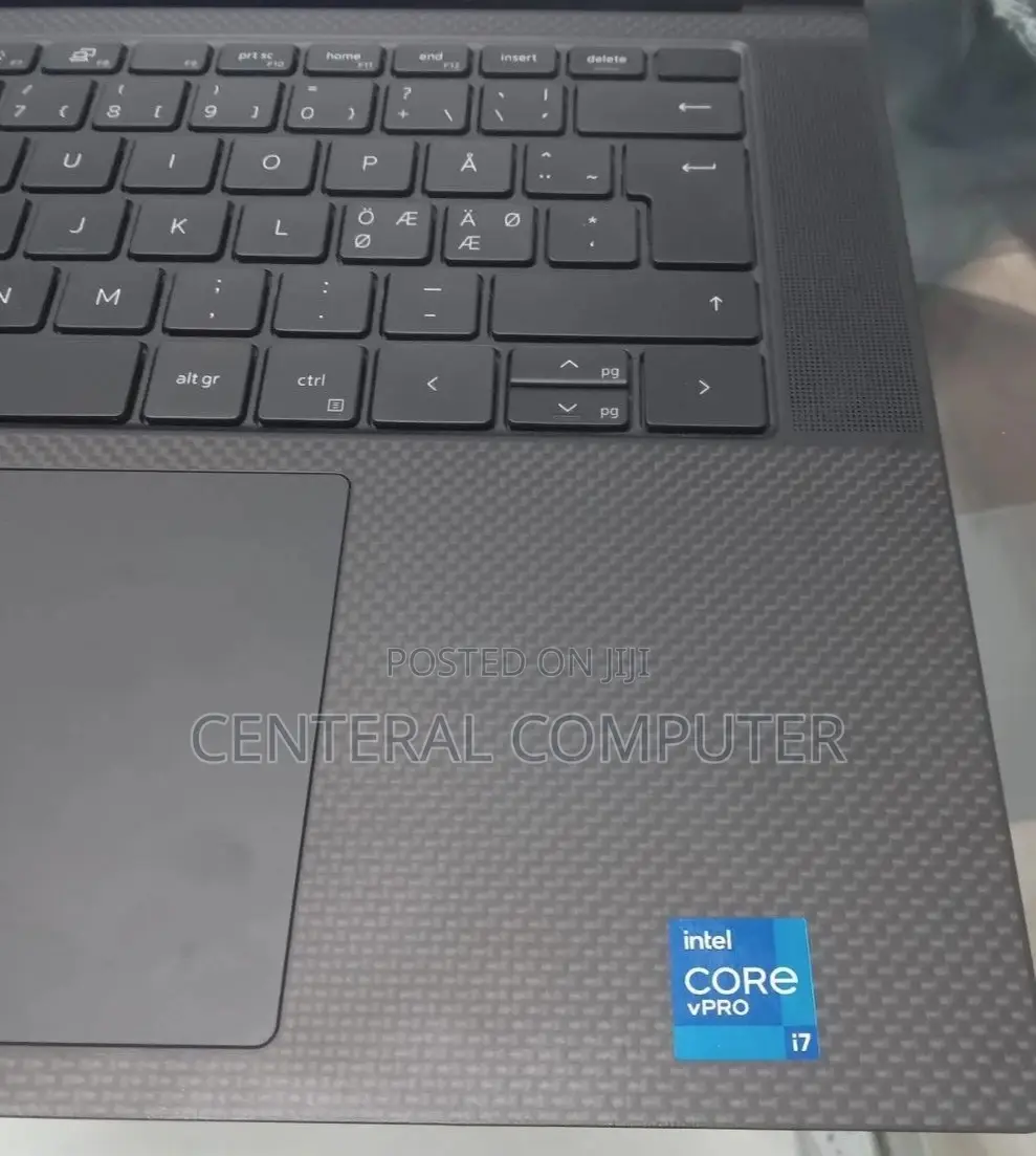 New Laptop Dell Precision 17 7720 32GB Intel Core I7 SSD 512GB