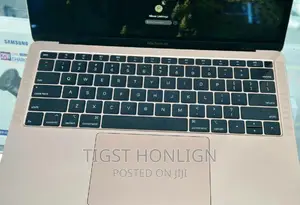 New Laptop Apple MacBook 2019 8GB Intel Core I5 SSD 128GB