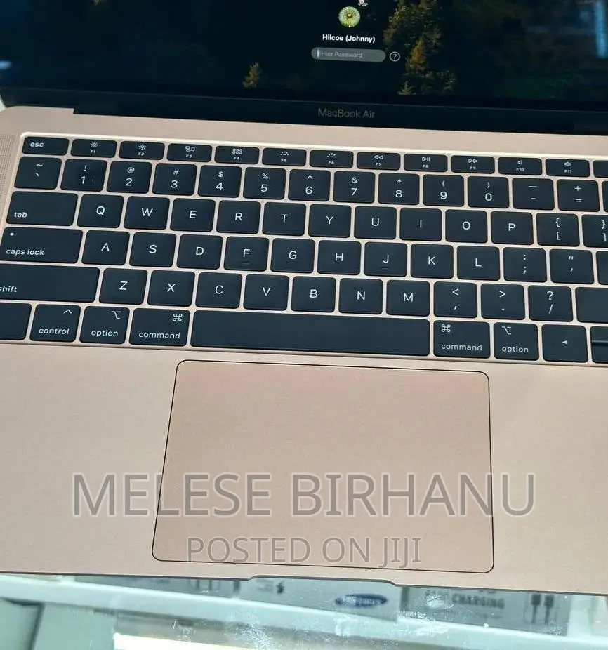 New Laptop Apple MacBook Air 2019 8GB Intel Core I7 SSD 128GB