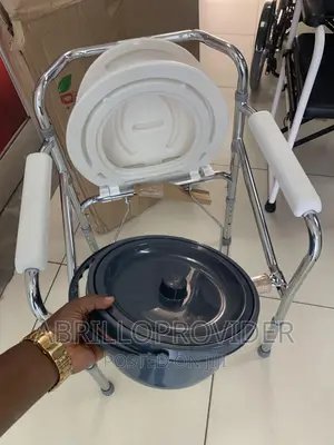 Photo - Commode Chair Cm894 With Bucket