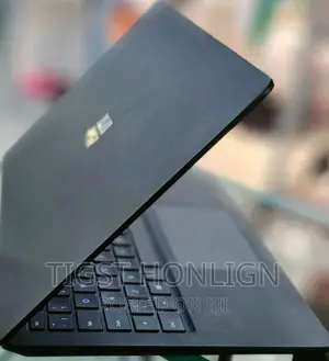 New Laptop Microsoft Surface 8GB Intel Core I5 SSD 256GB