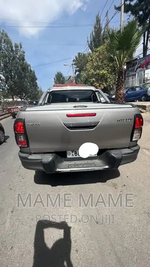 Toyota Hilux 2020 Gray