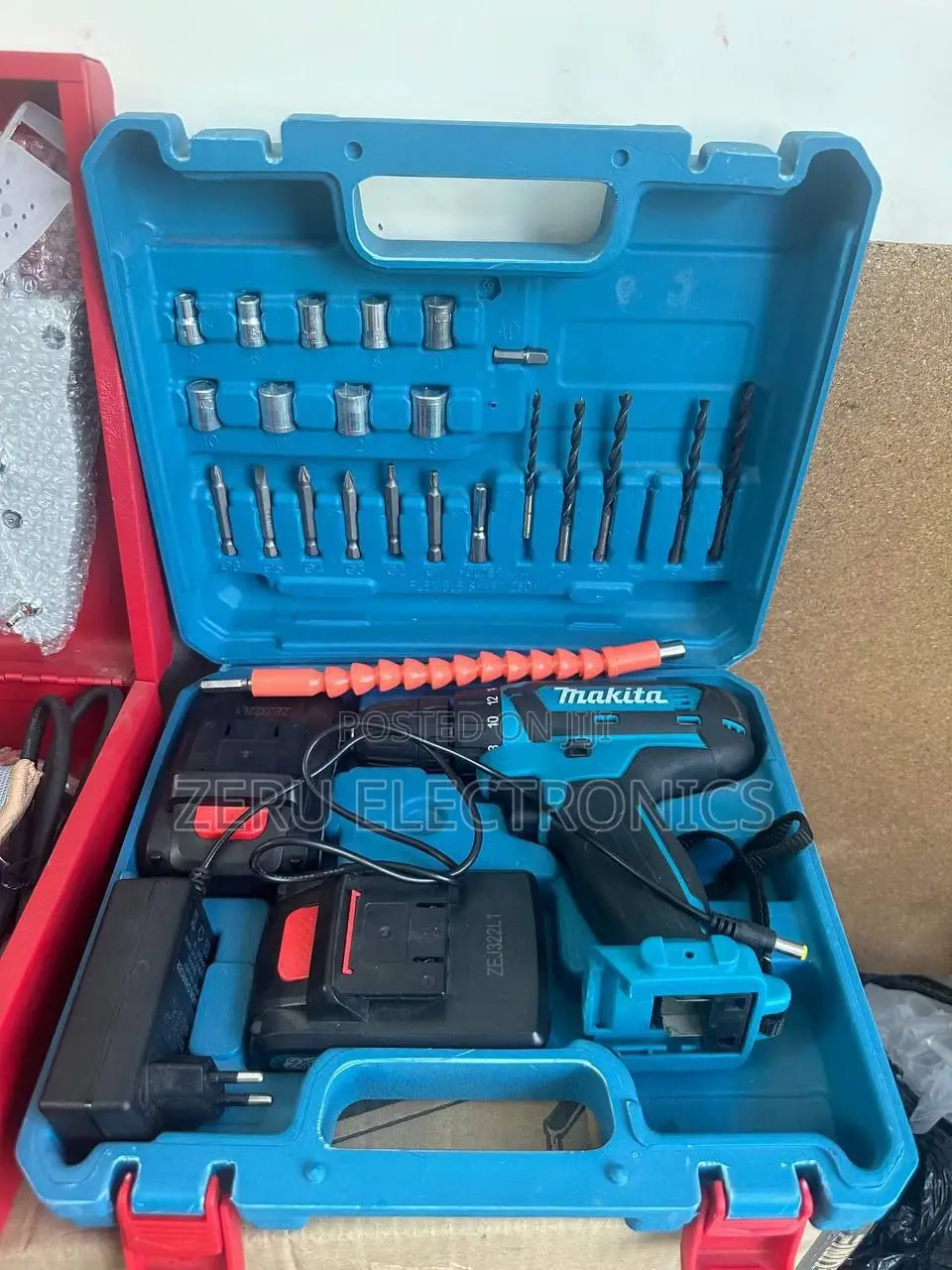 Makita Chargeable Drill