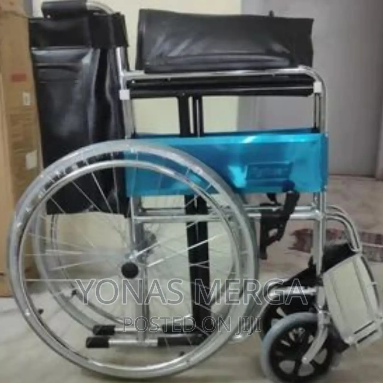Wheelchair Composed of Heavy Duty Chrome Steel Frame With24"
