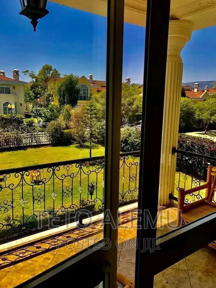 4bdrm House in House For Sale, Yeka for sale