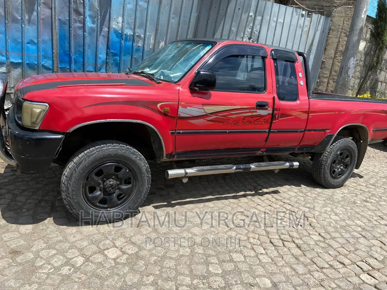 Toyota Hilux 1999 Red