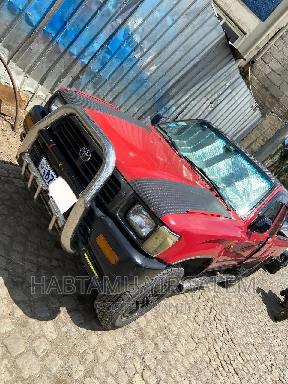 Toyota Hilux 1999 Red
