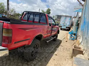Toyota Hilux 1999 Red