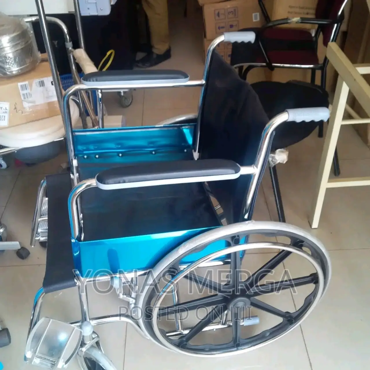 Wheelchair/Wheelchair_ishnee Foldable Wheel Chair / C-Cm24