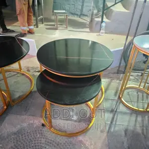 Table/ጠረጴዛ