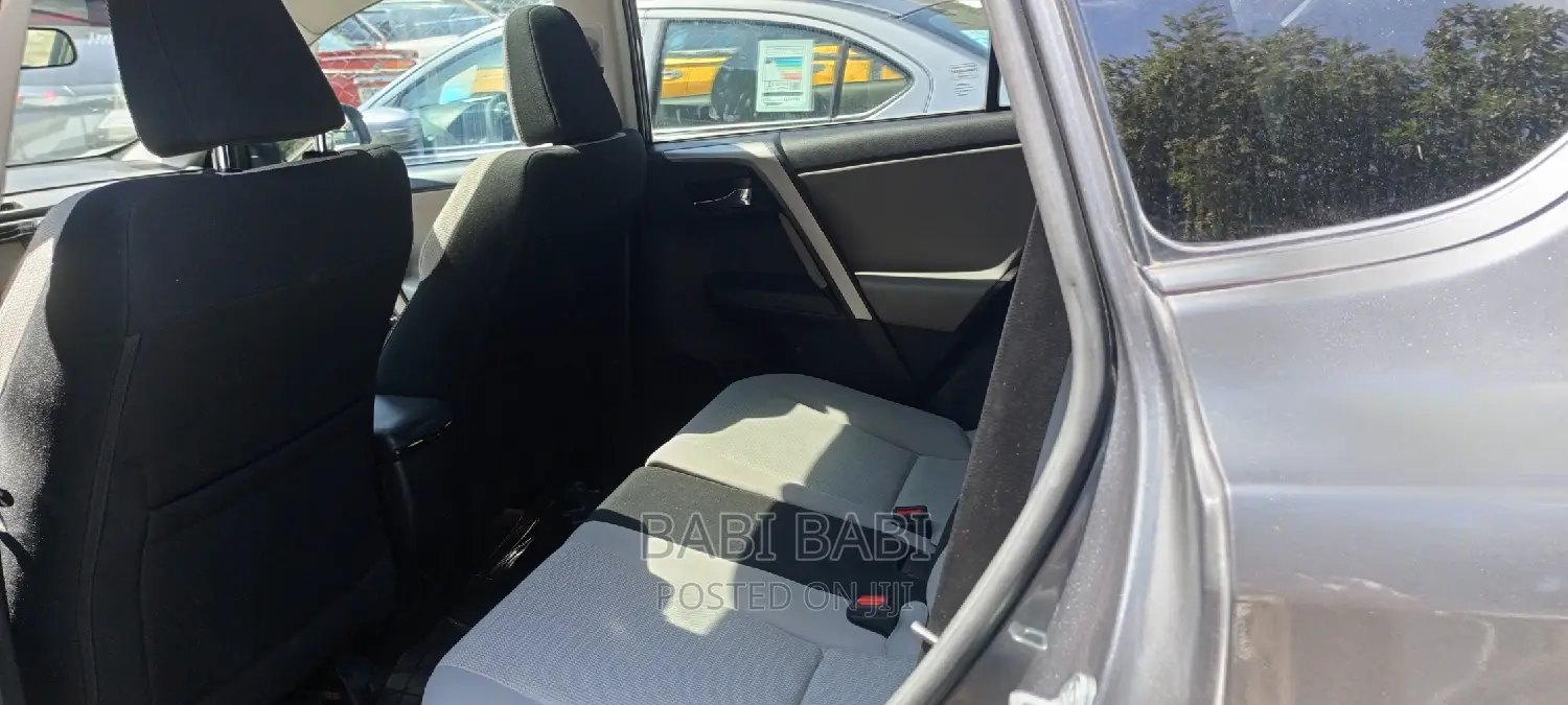 Toyota RAV4 2016 Gray