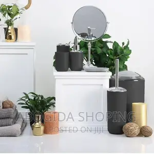 PCS Bath Room Set የሳሙና ማስቀመጫ የሽንት ቤት ማፅጃ ብሩሽ ከነማስቀመጫው