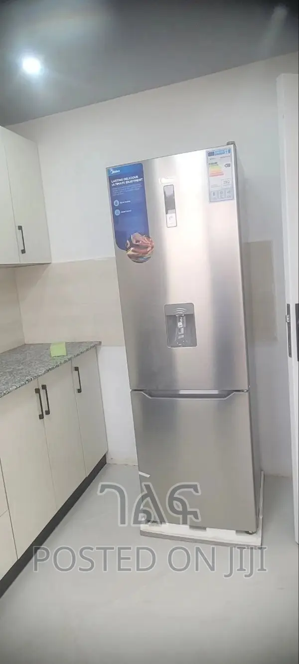 3bdrm Apartment in የግል ፈጋ አስፓልት ዳር, Bole for sale