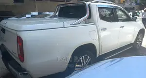 Mercedes-Benz X Class 2018 White