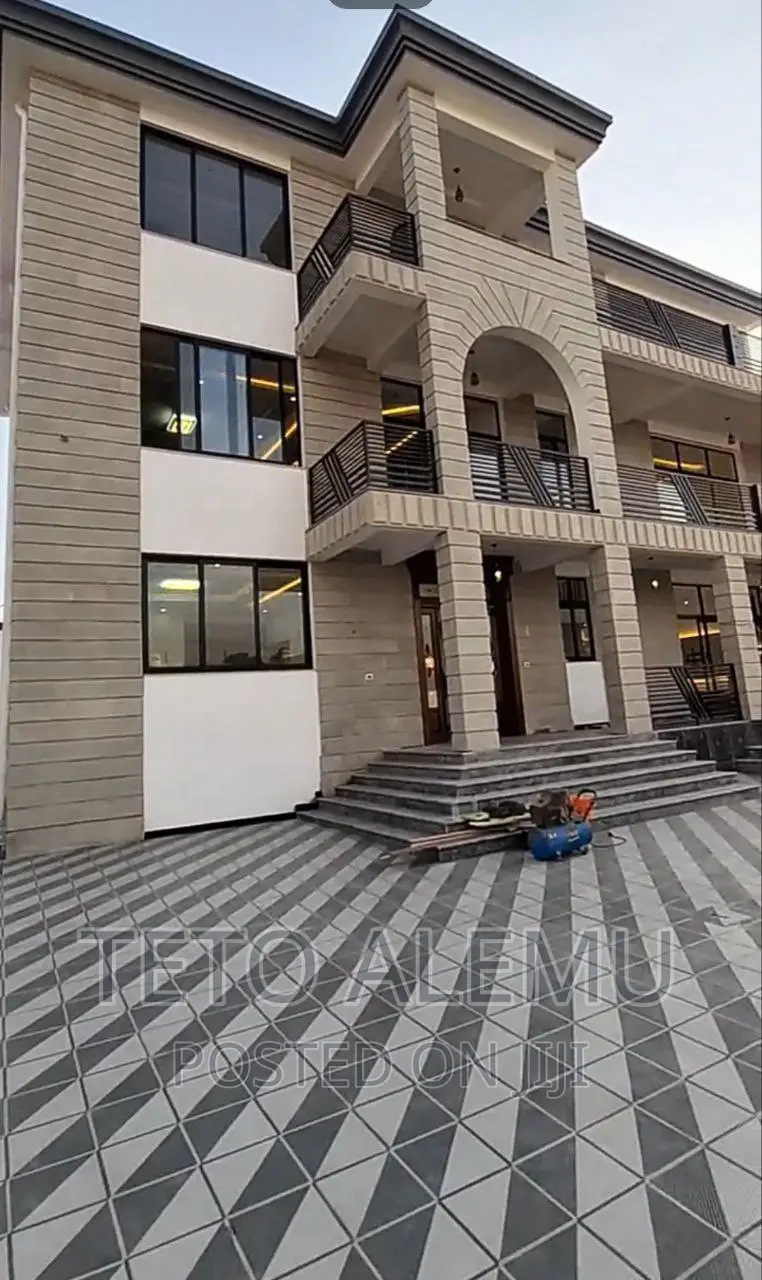 Furnished 6bdrm House in የሚሸጥ ቅንጡ መኖሪያ ቤት ሰሚት, Bole for sale