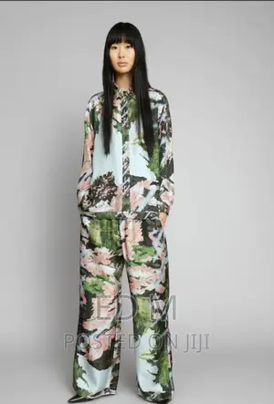 Photo - Women's 2 Piece Clothing