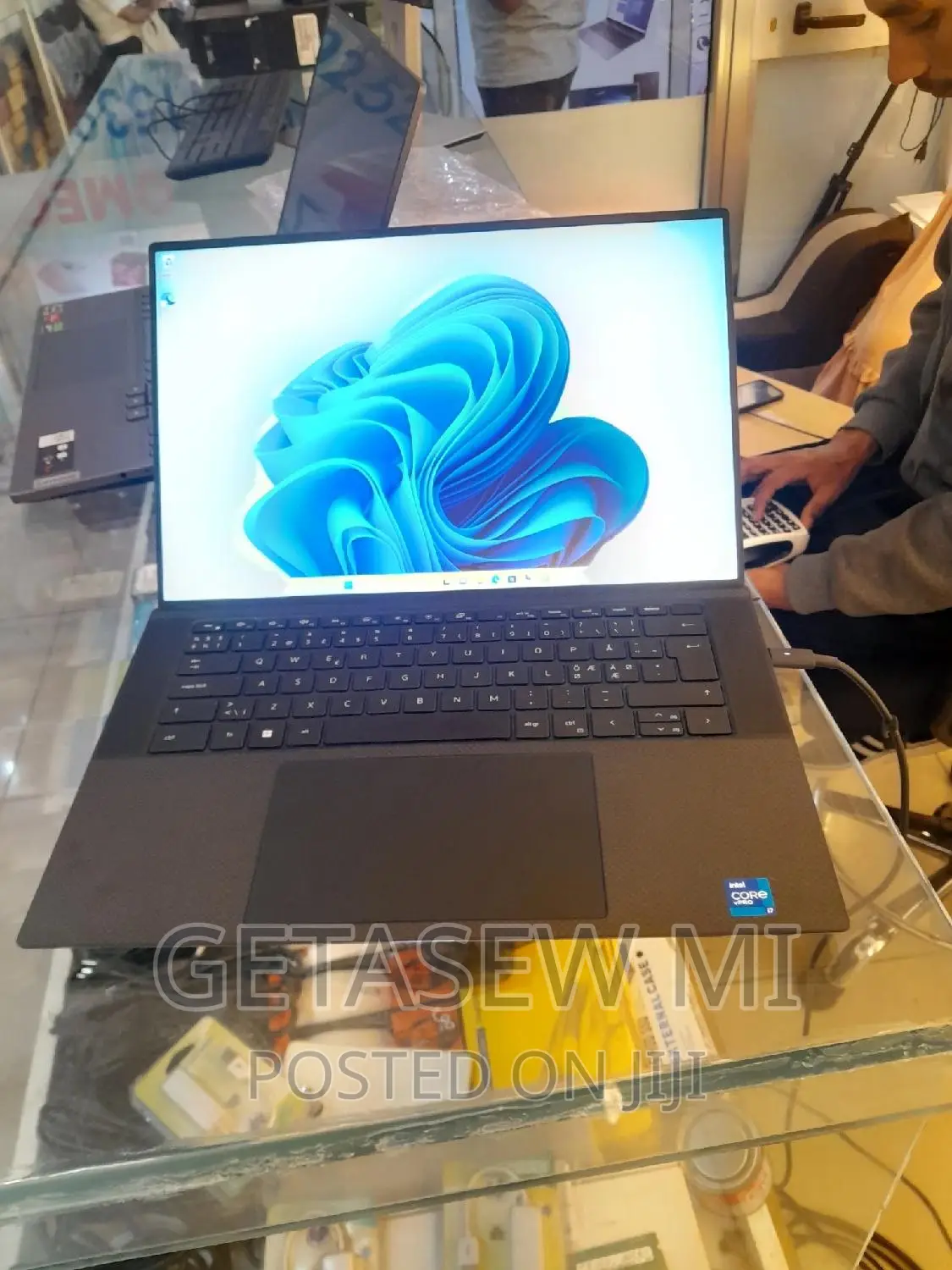 New Laptop Dell XPS 15 32GB Intel Core I7 SSD 512GB