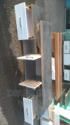 1,50cm ላምኔት ቲቪ ማስቀመጫ