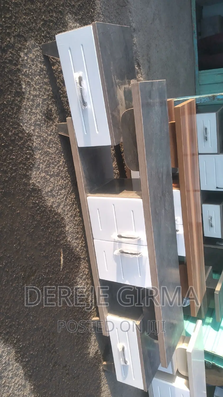 1,50cm ላምኔት ቲቪ ማስቀመጫ