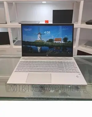 New Laptop HP Pavilion 15 8GB Intel Core i5 HDD 1T