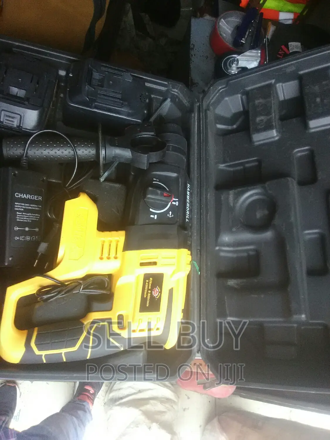 Iron Shark Charg Hammer Drill