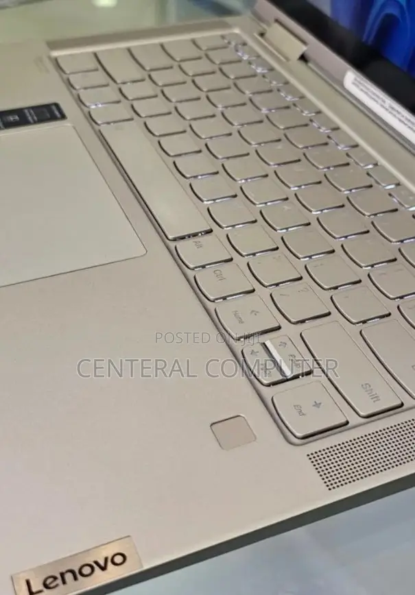 New Laptop Lenovo ThinkPad Yoga 8GB Intel Core I3 SSD 512GB