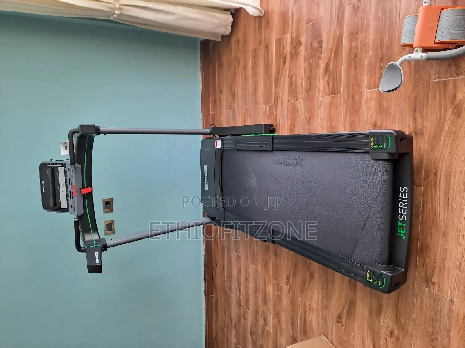 JET-300 Reebok Treadmill