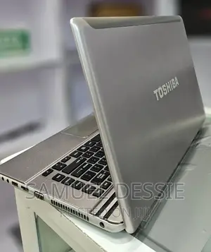 Photo - Laptop Toshiba Satellite C55 6GB Intel Core I5 HDD 700GB
