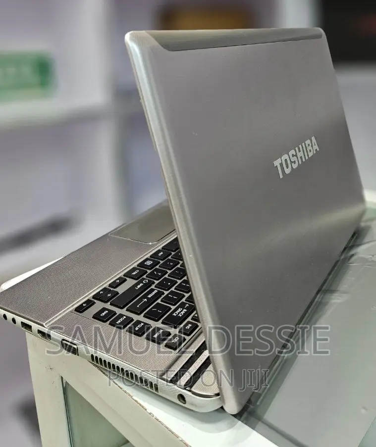 Laptop Toshiba Satellite C55 6GB Intel Core I5 HDD 700GB
