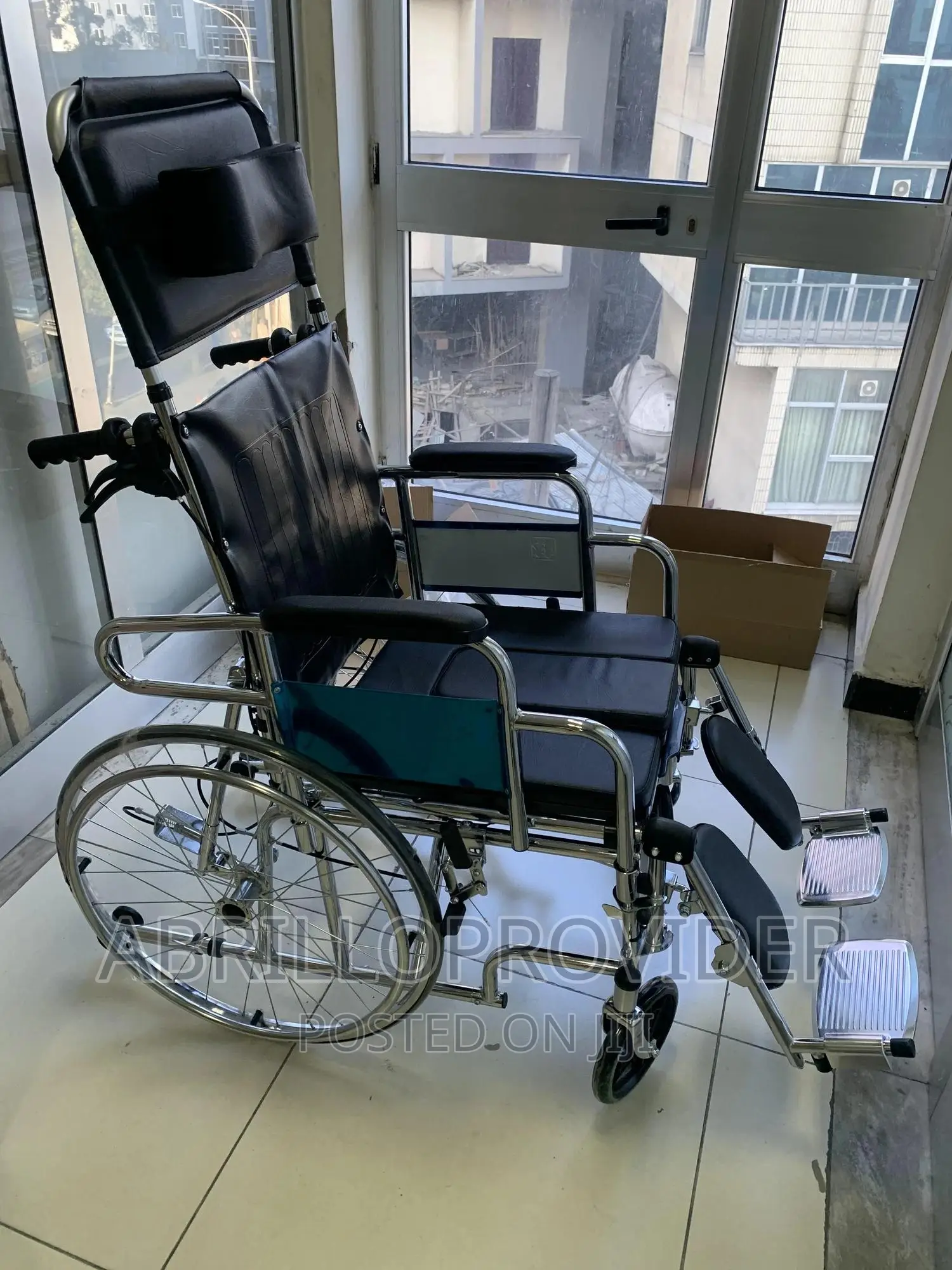 Wheelchair With United Brake, Commode, Backrest Reclining