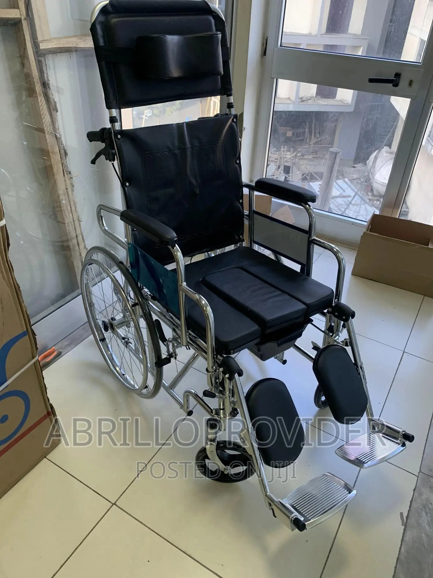 Wheelchair With United Brake, Commode, Backrest Reclining