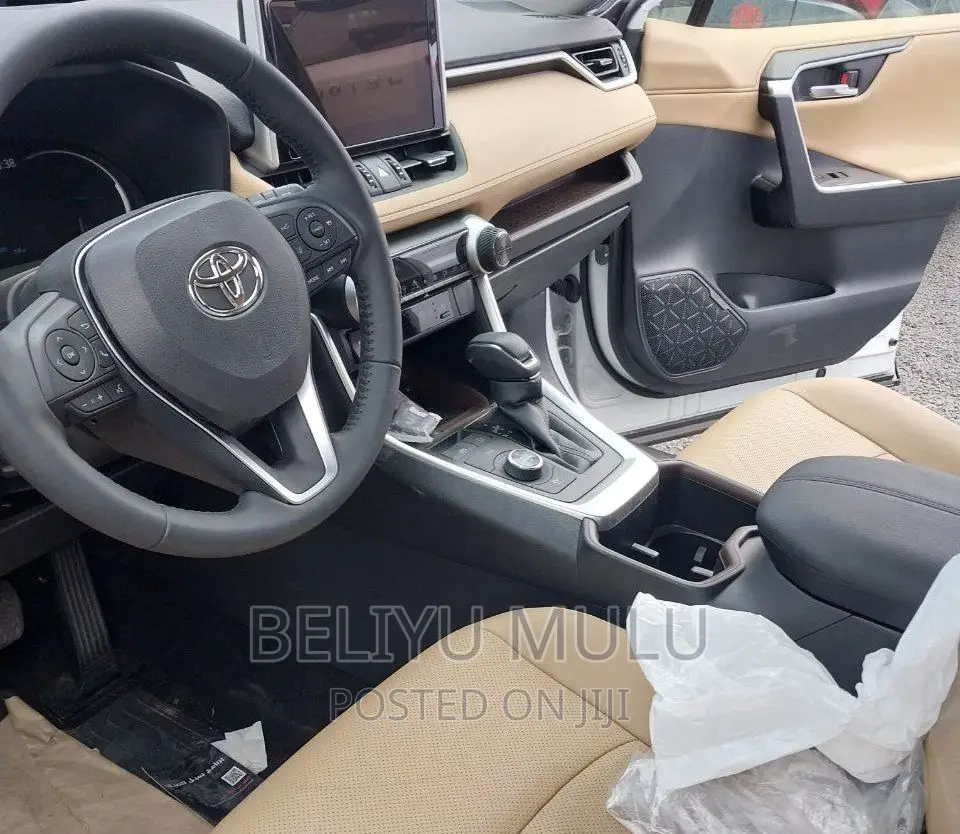 New Toyota RAV4 2023 White