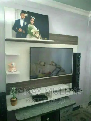 Photo - Tv Standing