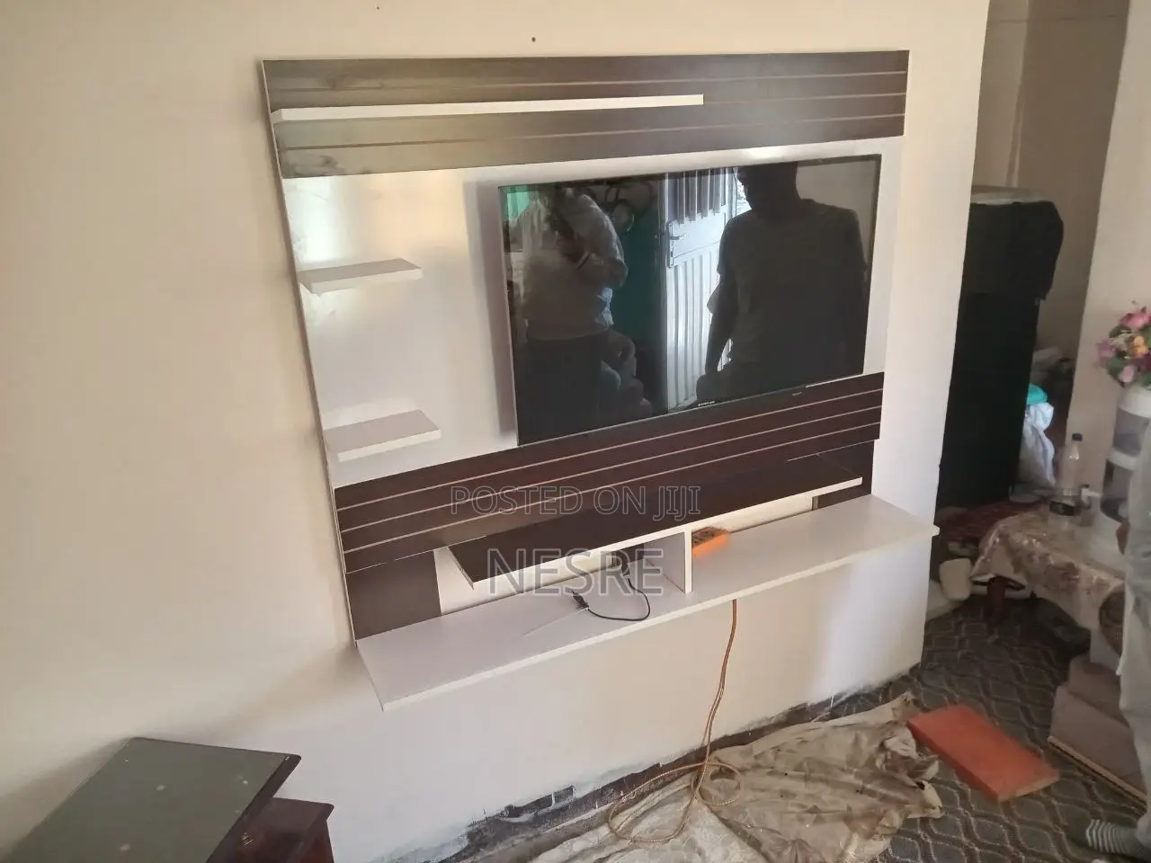 ውብ እና ማራኪ ቲቪ ስታንዶች