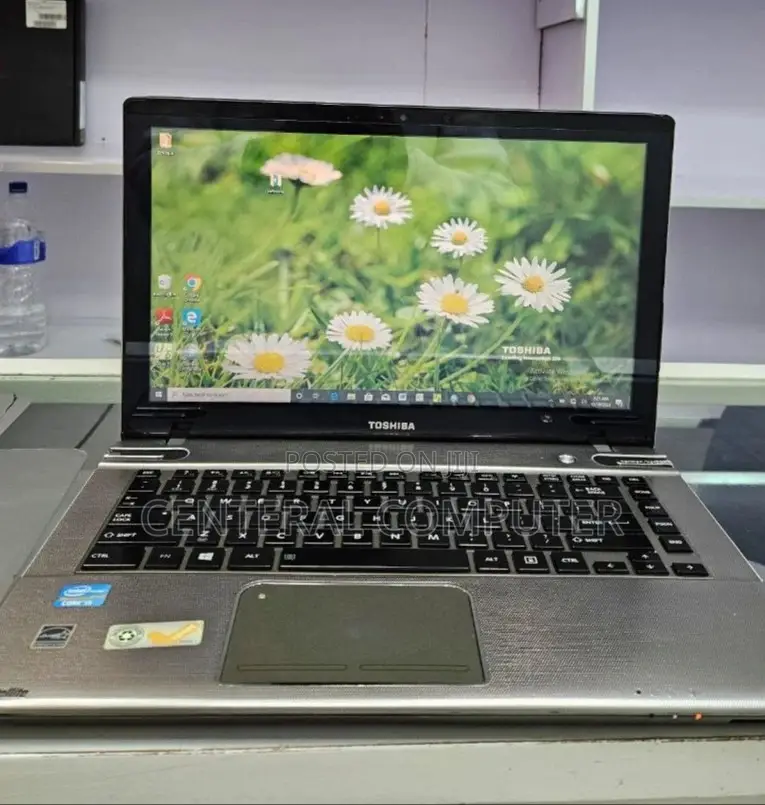 New Laptop Toshiba Satellite C850 6GB Intel Core I5 HDD 700GB