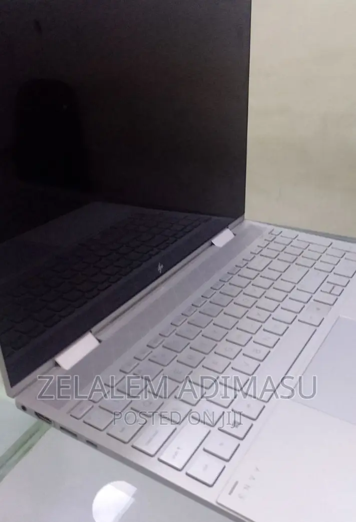 New Laptop HP Envy X360 12GB Intel Core I7 SSD 512GB