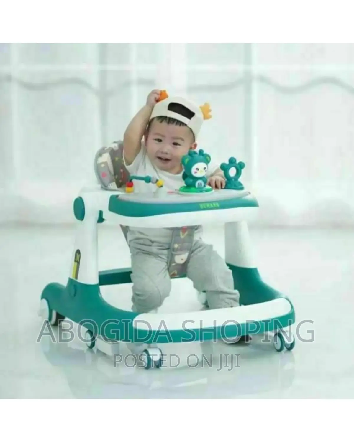 ብዙ አገልግሎቶችን በአንድ የያዘ በአይነቱ ለየት ያለ ውብ Baby Walker