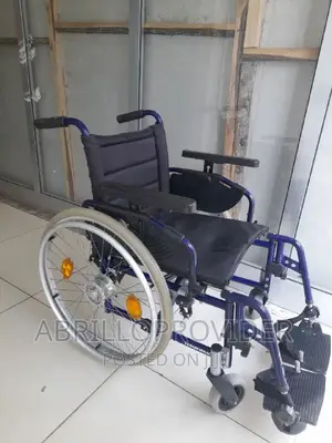 Lightweight Foldable Self Propelled Wheelchair Secondhand