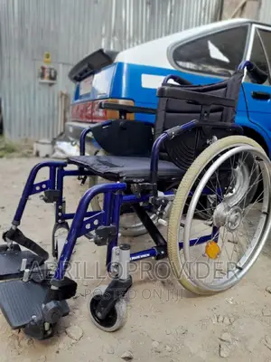Second Wheelchair Manual Wheelchair Transporting Wheelchair