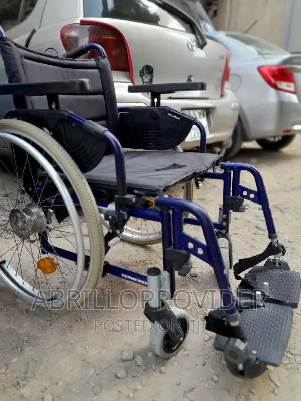 STRONG DURABLE: Carbon Steel Frame Secondhand Wheelchair