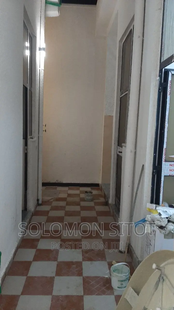 5bdrm Villa in Beautiful House, Yeka for sale