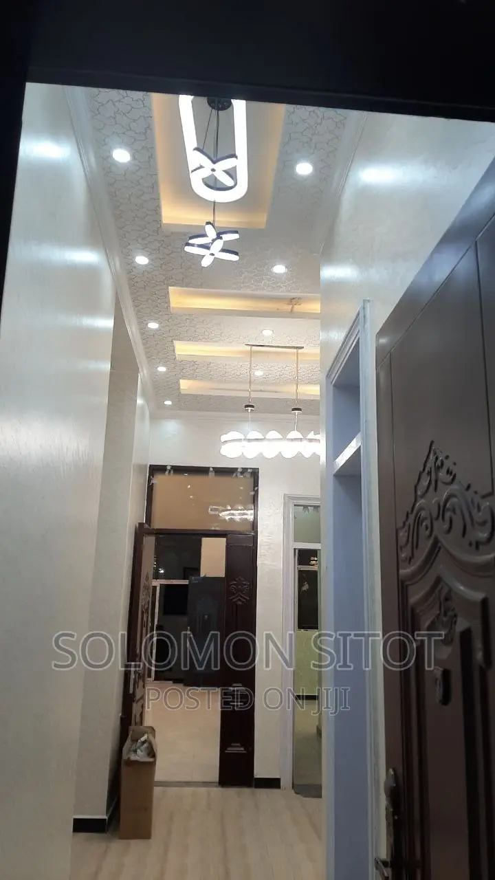 5bdrm Villa in Beautiful House, Yeka for sale