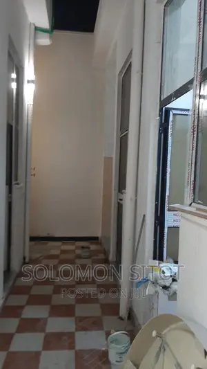 5bdrm Villa in Beautiful House, Yeka for sale