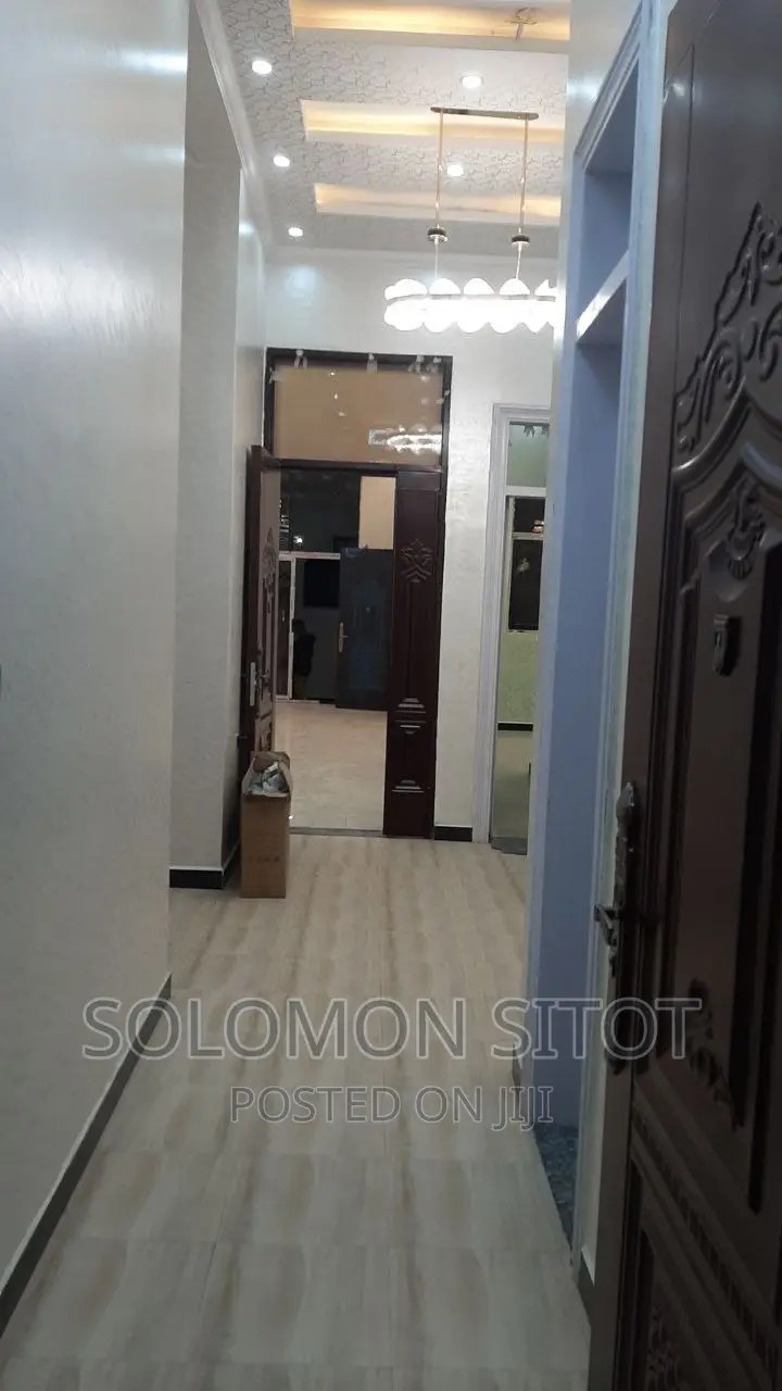 5bdrm Villa in Beautiful House, Yeka for sale