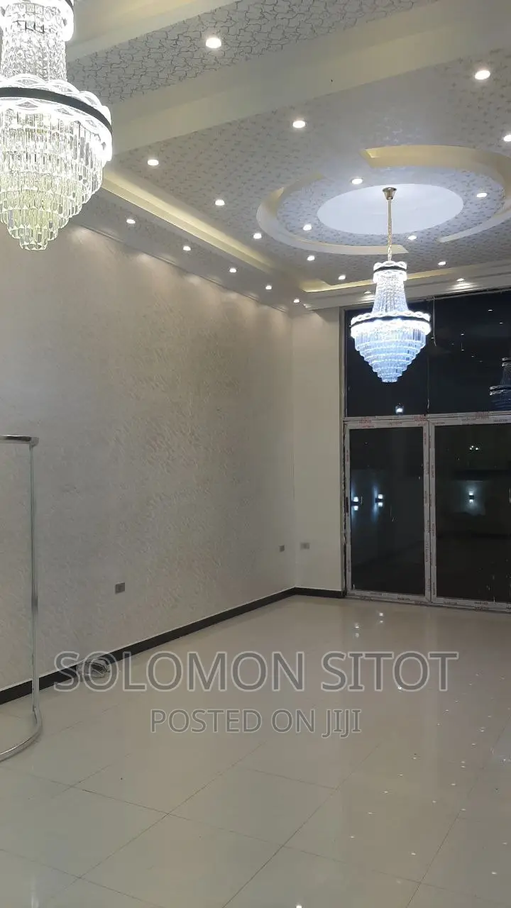 5bdrm Villa in Beautiful House, Yeka for sale