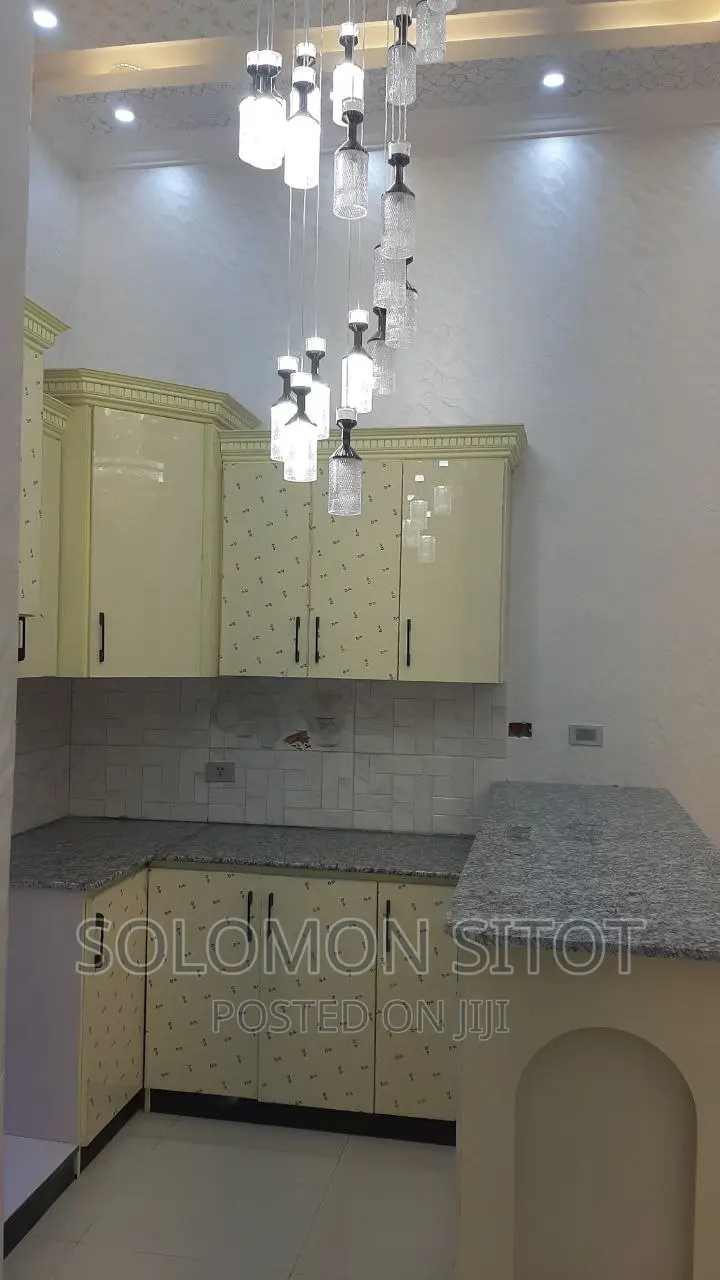 5bdrm Villa in Beautiful House, Yeka for sale