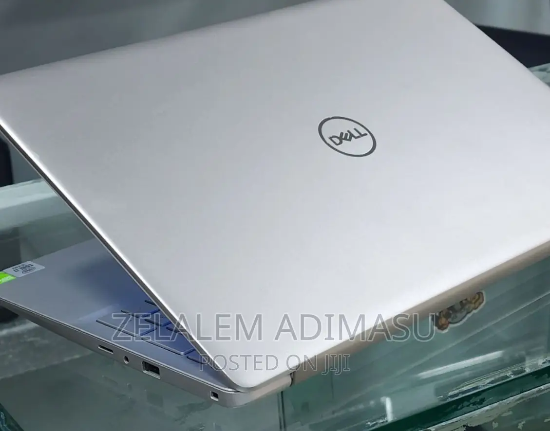 New Laptop Dell Inspiron 15 16GB Intel Core I7 SSD 1T