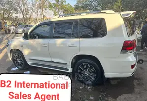 Toyota Land Cruiser 2018 White