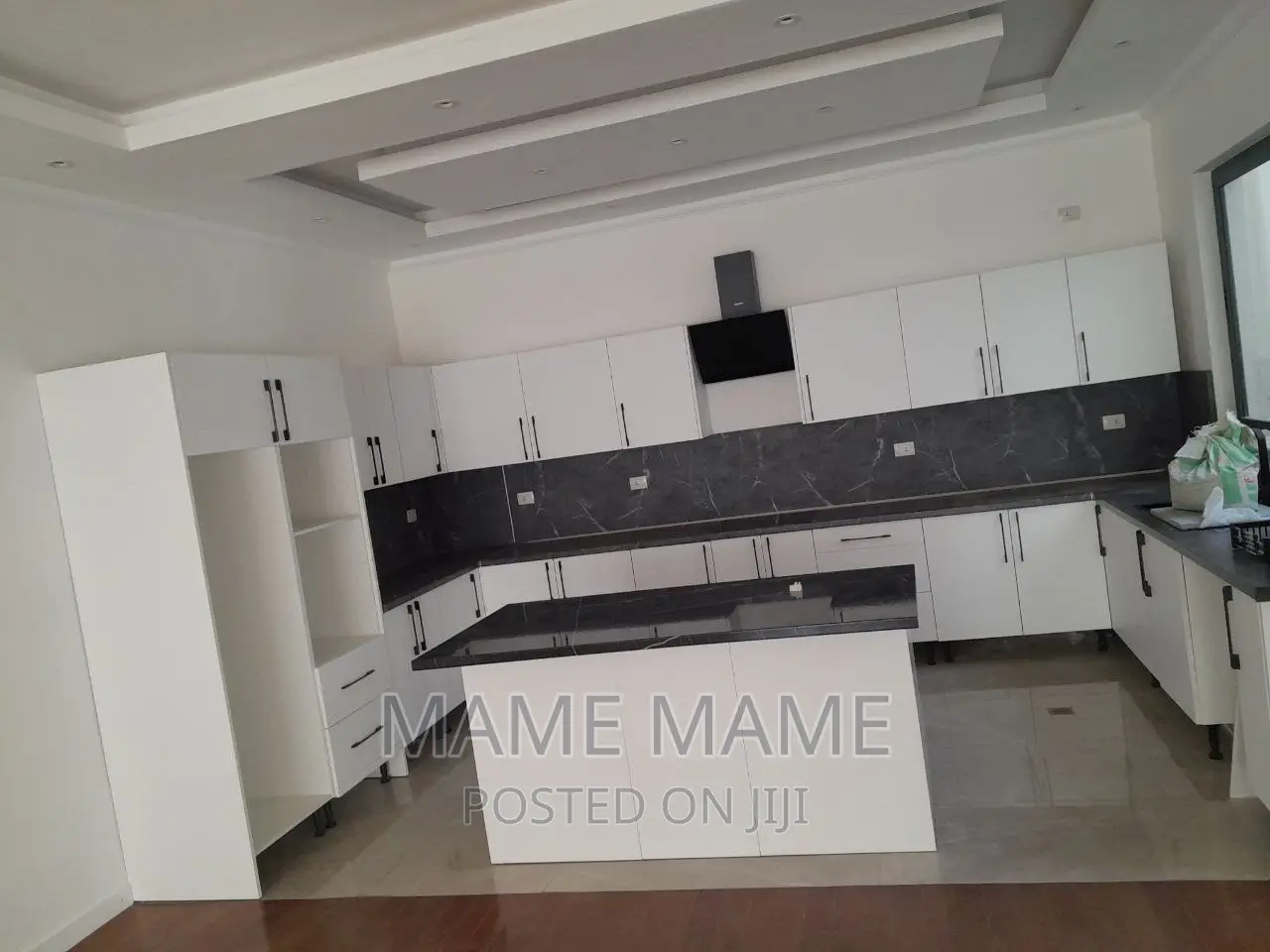 5bdrm Villa in Addis Abeba, Bole for sale